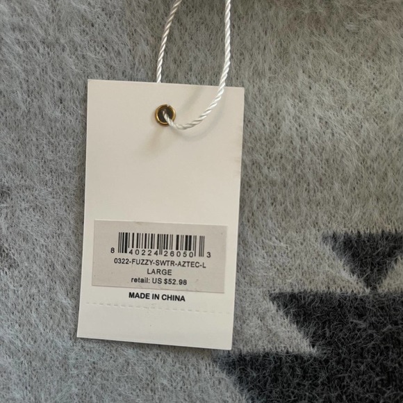 Simply Southern Aztec Soft & Fuzzy Long Sleeve Sweater Large - Picture 7 of 7